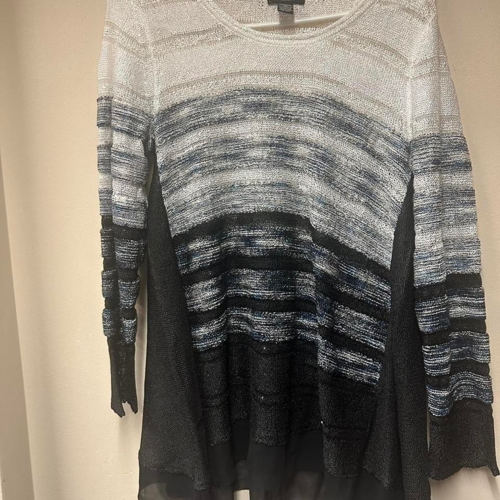 Alfani black and‎ white sweater